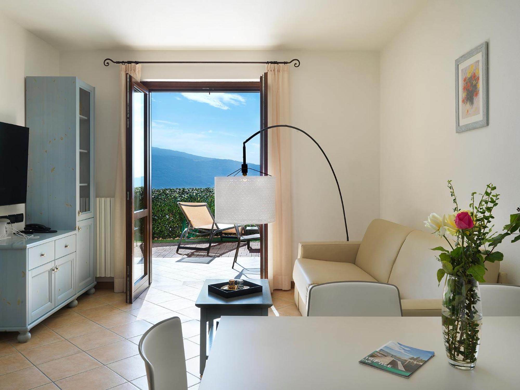 Residence Besass, Gtsgroup Tignale Exterior foto