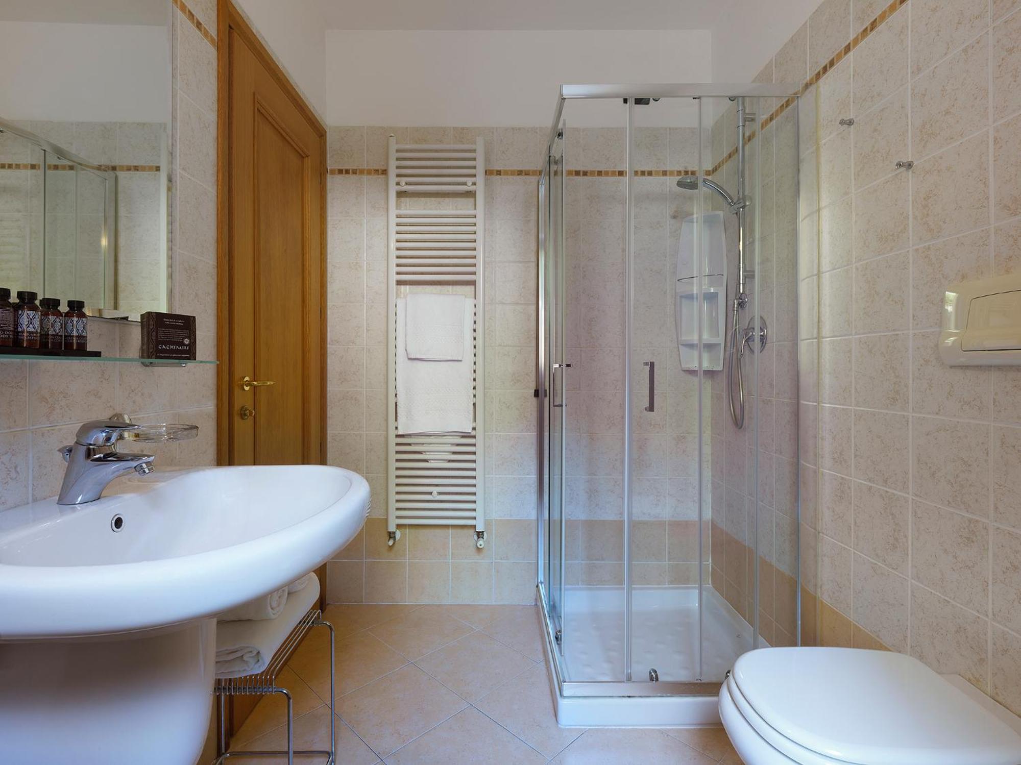 Residence Besass, Gtsgroup Tignale Exterior foto