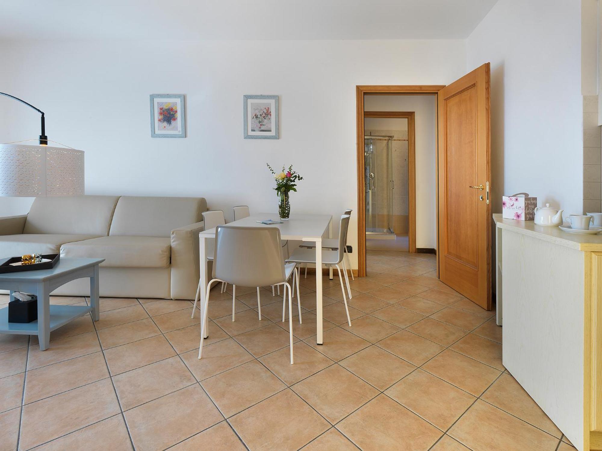 Residence Besass, Gtsgroup Tignale Exterior foto