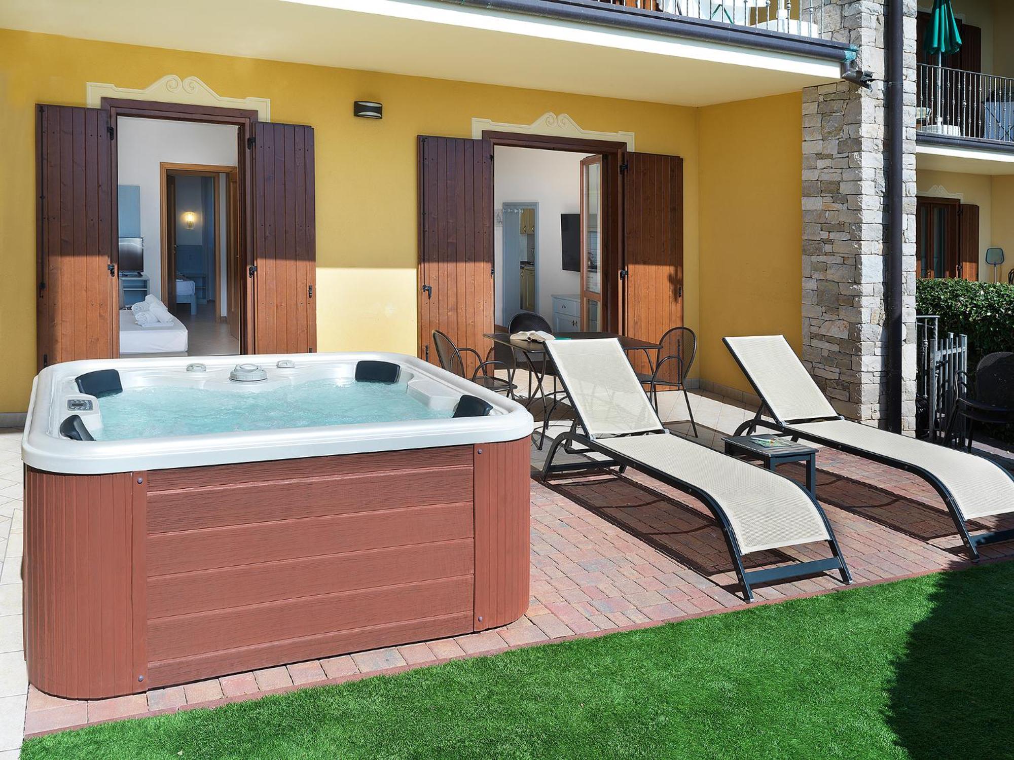 Residence Besass, Gtsgroup Tignale Exterior foto
