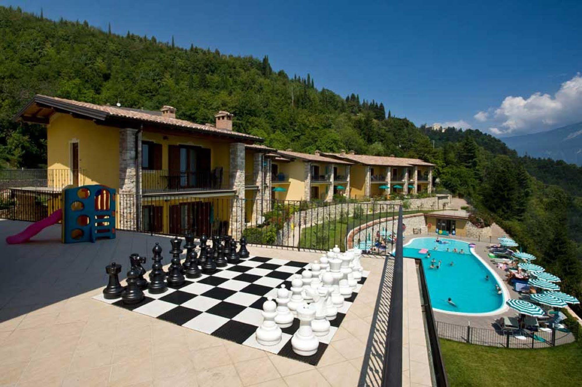 Residence Besass, Gtsgroup Tignale Exterior foto